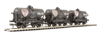 Pack of 3 14 Ton tank wagons in Fina livery - weathered