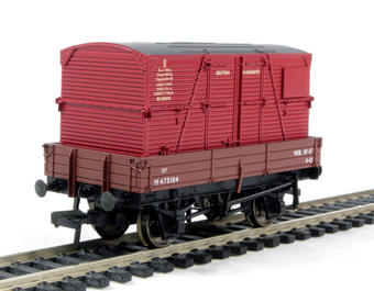 3-plank wagon with BD container in BR crimson livery M475184