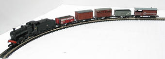 Goods train set with 4F Fowler Loco in BR black, five wagons, track and power pack