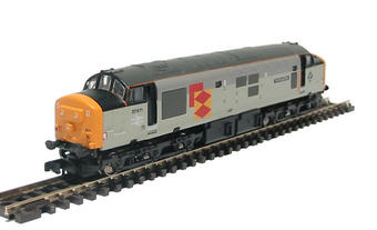 Class 37/5 37671 'Tre Pol and Pen' in Railfreight Livery