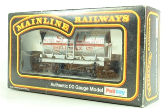 12 ton tank wagon 4492 in "Shell Motor Oil" silver