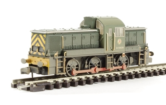 Class 14 D9526 in BR Green with Wasp Stripes - weathered