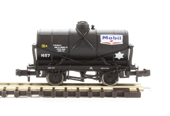 14 ton tank wagon in "Mobil"