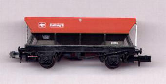 HEA 46T glw hopper wagon in Railfreight red