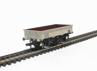 13-ton steel sand tippler wagon in BR grey livery - B746576