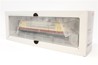 BR 103.1 in TEE crimson and beige of the DB AG - DCC Sound Fitted