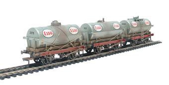 14 Ton tank wagon in Esso silver - 2878, 3060 & 303 - weathered - Pack of 3