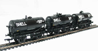 14 Ton tank wagons "Shell-BP" black - Pack of 3