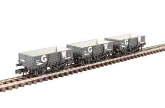 Triple pack of china clay wagons no hoods in GWR grey without hoods