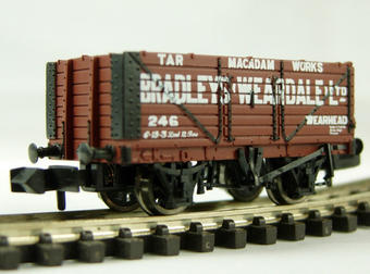 7-plank end door wagon "Bradleys Weardale"