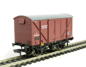 12 ton plywood fruit van B875640 in BR bauxite (late) livery