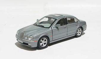 Jaguar S-Type in grey 