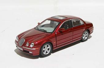Jaguar S-Type in metallic brown 