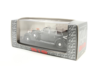 Mercedes Benz 770K  1942 -  HitlerGÇÖs personal car, with figure standing