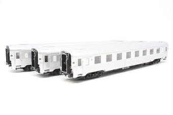 Set of 3 Passenger Coaches 'Le Mistral' 56 of the SNCF