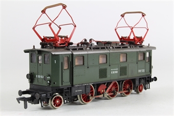 BR132 E32 103 in DB green