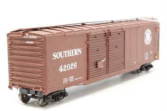50' Automobile boxcar with Dreadnought ends 'Southern'