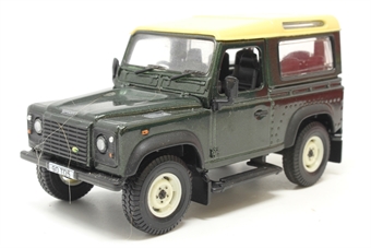 Land Rover Defender 90 Hard Top in Green