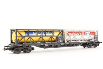 Flatbed wagon with Tank Containers