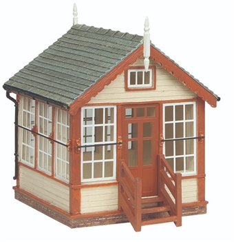 Platform Mounted Signal Box in brown & cream