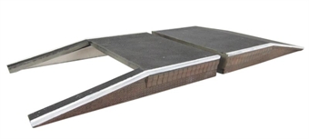 2 platform ramps - Great Central style (122 x 165 x 20mm)