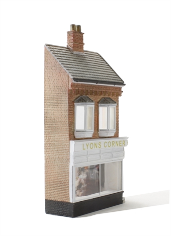 Low relief Lyons cornerhouse (66 x 19 x 109mm)