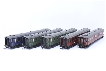 5-coach set of the Royal W++rttemberg State Railway
