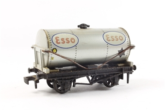 14T Tank Wagon - 'Esso' in silver (plastic wheels)