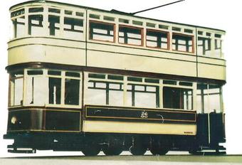 Enclosed tram. 3 windows upper and lower (does not include motorised chassis)