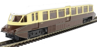 Streamlined Railcar 10 in GWR chocolate and cream with shirtbutton emblem