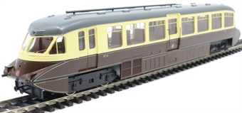 Streamlined Railcar 16 in GWR chocolate and cream with twin cities crest