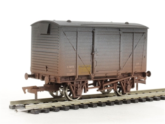 12-ton ventilated fruits van in LMS grey - 511239 - weathered