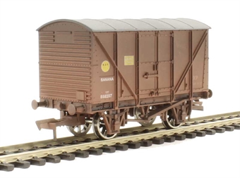 12-ton banana van in BR bauxite with Geest logo - B882117 - weathered