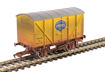 12-ton banana van in BR yellow with Fyffes logo - B240755 - weathered