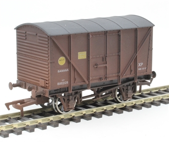 12-ton banana van in BR bauxite with Geest logo - B882128 - weathered