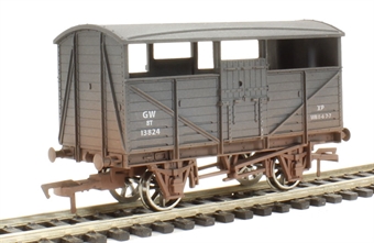 4-wheel cattle wagon in GWR grey - 13824 - weathered