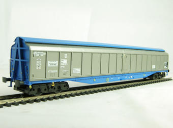 Cargowaggon in plain blue & silver livery 27976509