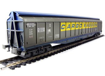 Cargowaggon in plain silver with blue ends (weathered)