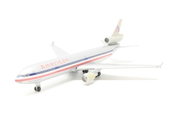 McDonnell Douglas MD-11 - American Airlines