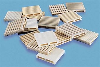 Pallets (assorted, 3 types)