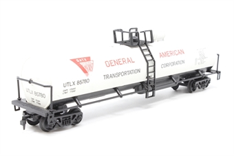 Tank car of the General American Transport Corp UTLX 85780