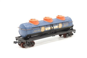 3-Dome ACF tank car of the Union 76 - blue and orange 10162