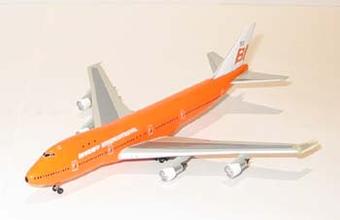 Boeing B747-127 Braniff International N501BN Orange - Jellybean colours with stand