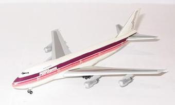 Boeing B747-243B PeoplExpress N605PE 1980s colours with stand