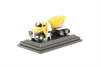 CAT CT660 Concrete Mixer