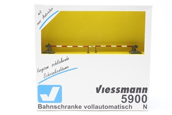 Auto-Level Crossing Barrier