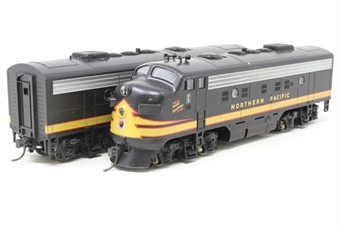 F9A/B 2-Car Diesel Unit in Northern Pacific Livery