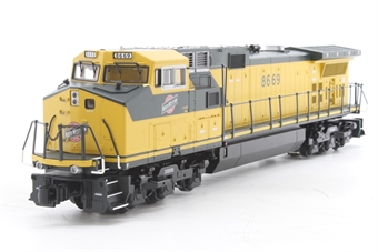 Dash 9 GE 8669 of the Chicago & North Western - Trainmaster control & Railsounds fitted - 3-rail AC