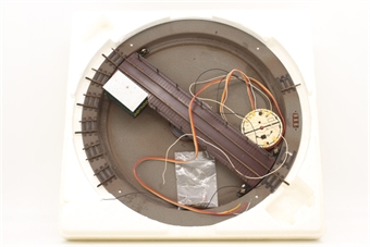 Electrically-operated turntable