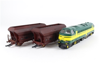 Class 53 5317 of the Belgium NMBS/SNCB Epoch V Set with Four Wagons